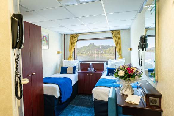 CroisiEurope MS Monet Main Deck 1 Double Bed Cat A ©Corinne Cotard.jpg